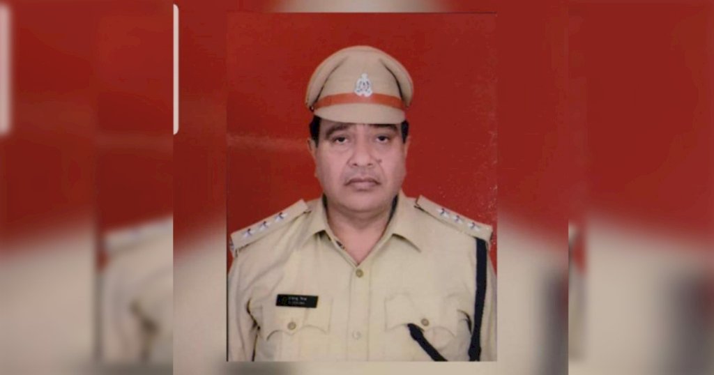 मुठभेड़ में सहेवा (बांदा) के सीओ देवेंद्र मिश्रा भी शहीद, गांव में पसरा सन्नाटा