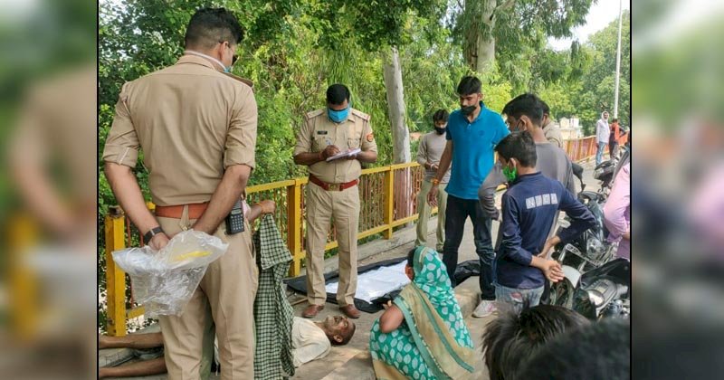 ओवरब्रिज की रेलिंग से लटक कर वृद्ध ने फांसी लगाकर जान दी 