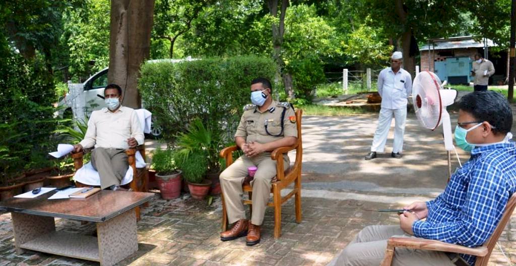 आयुक्त चित्रकूटधाम मण्डल व डीआईजी ने प्रशासन को दिये कडे निर्देश