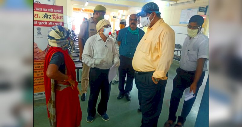 जिलाधिकारी ने जिला अस्पताल का किया औचक निरीक्षण, मिली खामियां