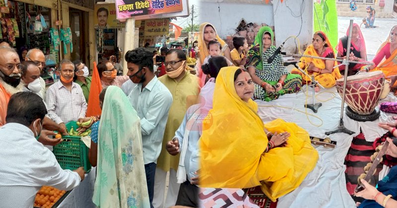 बांदा में दिखा जश्न का माहौल कहीं लड्डू बटे, तो कहीं गूंजे राम संकीर्तन 