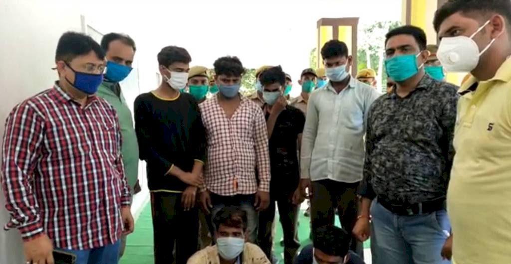 ट्रकों में करते थे लूटपाट, आज जब पकड़े गए तो पता चला....