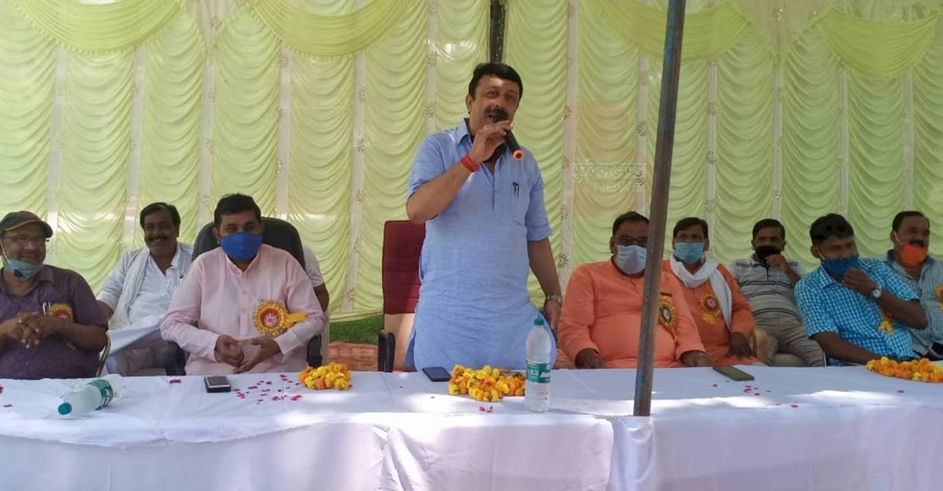 हमीरपुर सदर विधायक युवराज सिंह ने सीसी रोडों का किया लोकार्पण