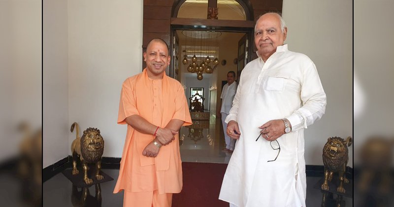 हिंदी को विश्व-ग्राम की भाषा बनाने के लिए संकल्पित हों - योगी आदित्यनाथ 