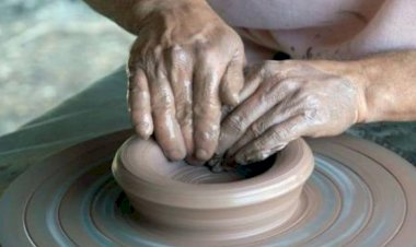 बांदा मे विद्युत चालित चाकों का कृषि राज्यमंत्री ने किया वितरण 