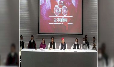 बसपा और कांग्रेस के कई नेता सपा में शामिल