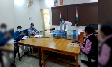 मतदाता सूची पुनरीक्षण के संबंध में डीएम ने राजनैतिक दलों से किया मंथन