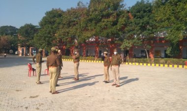 झाँसी :  कड़ी सुरक्षा के बीच एमएलसी चुनाव के लिए धीमी गति से मतदान शुरू