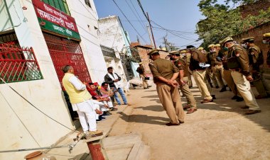 बांदा में पुलिस ने सपा कार्यालय घेरा, 10 गिरफ्तार