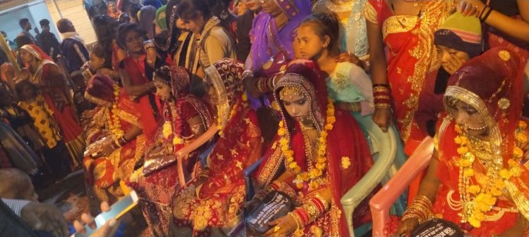 बाँदा : सुदर्शन समाज के सात जोड़ें सामूहिक विवाह में जीवन साथी बने 