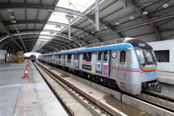 यूपी : पीएम मोदी ने आगरा में मेट्रो ट्रेन प्रोजेक्ट का किया शुभारंभ