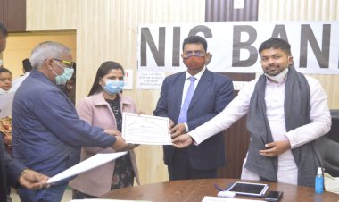 बांदा में 25 आयुष चिकित्साधिकारियों को नियुक्ति पत्र वितरित