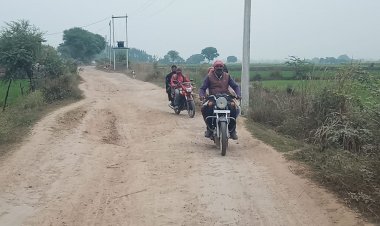 चित्रकूट : गड्ढा मुक्त सड़क के सरकारी दावे की पोल खोल रहे संपर्क मार्ग