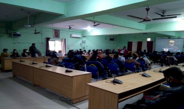 बाँदा : युवा उत्सव का शुभारम्भ करते हुए प्रधानमंत्री ने युवाओं से कहा 