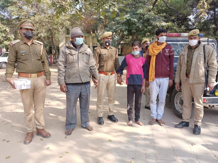 बाँदा : गौरा बाबा मंदिर में हुई चोरी का खुलासा, तीन गिरफ्तार