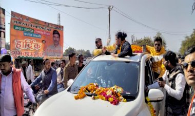 बाँदा : अमेरिका में WWE रिंग पर फाइट करने वाले गुरुराज का गर्मजोशी से स्वागत