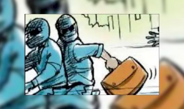 झाँसी : बीच बाजार दिन दहाड़े दवा व्यापारी व नौकर को उठा ले गए इनोवा सवार