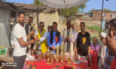 जखनी क्रिकेट टूर्नामेंट में नरसिंह क्लब विजेता बना 