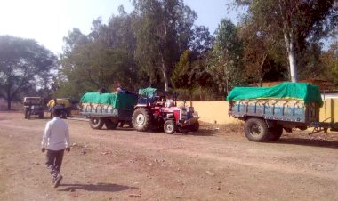 चंदेरी से पत्थर भरकर ललितपुर में घुसे, पांच ट्रैक्टरों का क्या हुआ