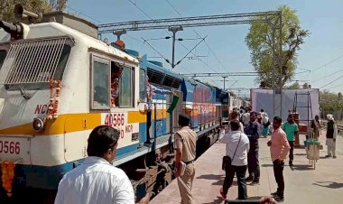 इस ट्रेन ने पहली बार यूपी और एमपी के बुन्देलखण्ड को सीधे अहमदाबाद जोड़ा है, देखिये यहाँ