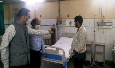 संयुक्त जिला चिकित्सालय में मिली गंदगी, सफाई कर्मियो पर गिरी गाज