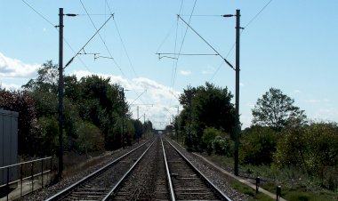 मानिकपुर झांसी रेलवे ट्रैक पर अप्रैल में फिर शुरू होगा दोहरीकरण