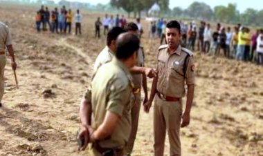 आगरा : खेत में मिला युवक का शव, शिनाख्त में जुटी पुलिस