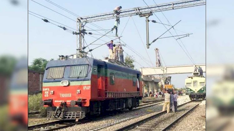 उत्तर मध्य रेलवे 100% विद्युतीकरण की दिशा में बढ़ा रहा तेज कदम