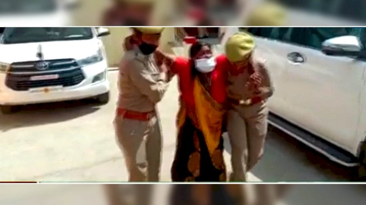 पुलिस का दिखा मानवीय चेहरा, विकलांग महिला को दिया सहारा