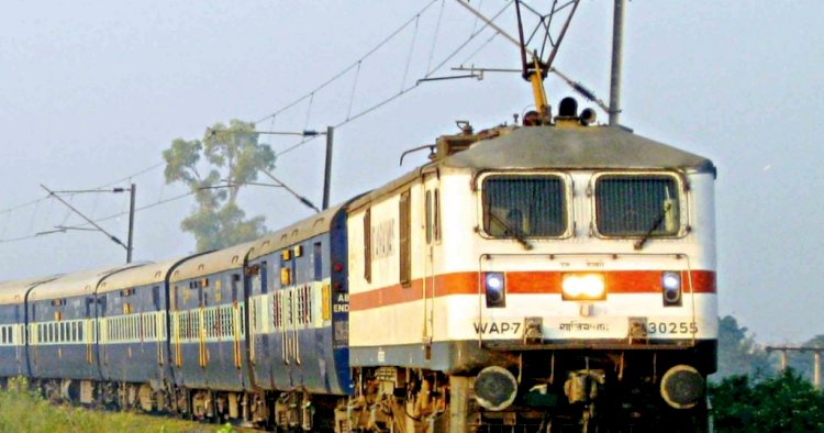 रेलवे ने यात्रियों को फिर दिया नई ट्रेनों का तोहफा, होली से पहले इन विशेष ट्रेनों में मिलेगा टिकट