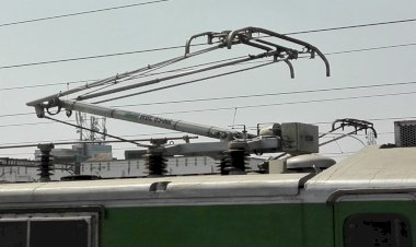 बाँदा : इलेक्ट्रानिक लाइन टूटने से साढे ताीन घंटों तक ट्रेनें रही बाधित