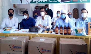 एक करोड़ पन्द्रह लाख रुपए के उपकरण व दवाएं लेकर गांवों के लिए सांसद रथ रवाना