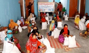 जरूरतमंदों का मददगार बना बांदा कोविड सपोर्ट ग्रुप, घर घर पहुंचा रहें हैं राशन
