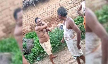 चित्रकूट : खंडेहा गांव में  दबंग कर रहा रास्ते में अवैध निर्माण और दे रहा अनुचित जाति को खुले आम गालियां