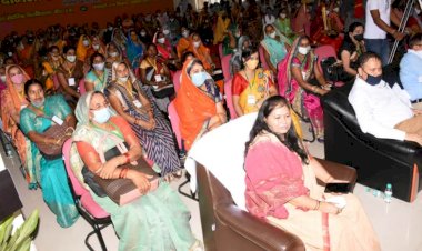 गाँव की महिलायें आत्मनिर्भर बनें इसके लिये महिला प्रधानो का आत्मनिर्भर बनना आवश्यक है : राज्यपाल