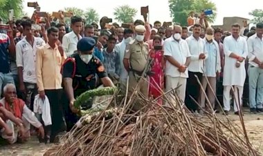 महोबा : नम आंखों से दी गई सैनिक करन सिंह को अंतिम विदाई