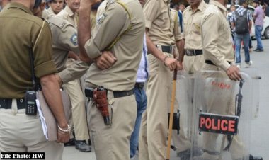 ब्लॉक प्रमुख चुनाव : महोबा व हमीरपुर में सपा.भाजपा समर्थक भिड़े, पुलिस को करना पडा लाठीचार्ज