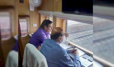 खजुराहो - महोबा - झाँसी रेल खण्ड दोहरीकरण व विद्युतीकरण कार्य की प्रगति को महाप्रबंधक ने देखा
