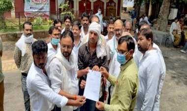 बाँदा : डाटा की जासूसी के खिलाफ कांग्रेस सडक में उतरी