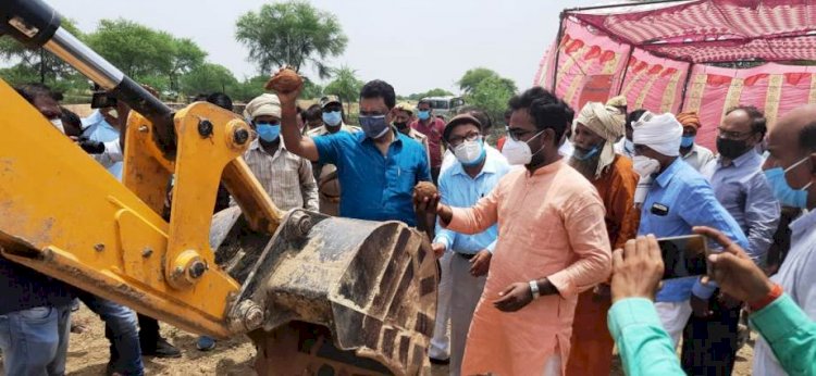 बाँदा : विधायक ने हर-घर-नल जल परियोजना का भूमि पूजन