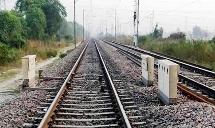 कोरोना का ब्रेक हटते ही झांसी-मानिकपुर रेलवे ट्रैक पर डबल लाइन के काम में बढी रफ्तार