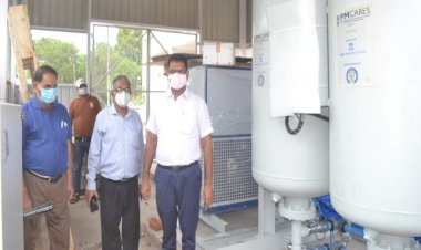 बाँदा : संयुक्त मण्डलीय चिकित्सालय में ऑक्सीजन प्लाण्ट का डीएम ने किया निरीक्षण