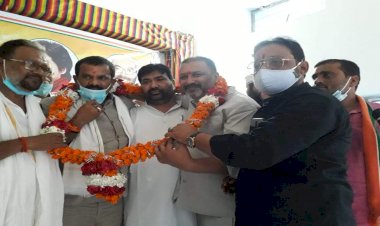 लालू दुबे और संजय गुप्ता को शपथ दिलाने के बाद कांग्रेसियों को चुनावी मंत्र दे गए पुष्पेंद्र