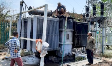 बाँदा : विधायक के प्रयास से विद्युत सब स्टेशन में नया ट्रांसफार्मर आया, बिजली की समस्या से मिलेगी निजात