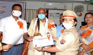 मिशन शक्ति अभियान में उत्कृष्ट कार्य करने वाली महिलाओं एवं बेटियों का सम्मान