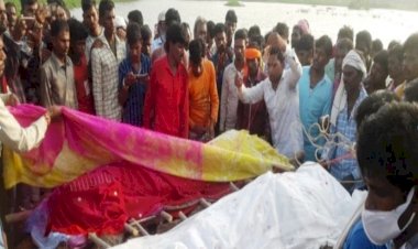 झाँसी : पति-पत्नी व दो मासूमों की एक साथ उठी अर्थी, रो पड़ा गांव