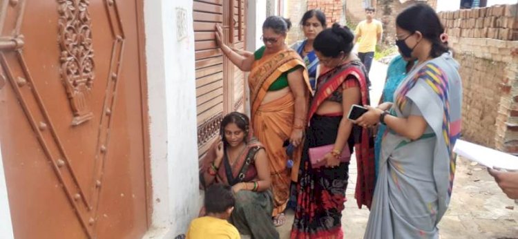 हमीरपुर : ससुराली जनों ने मासूम व विवाहिता को घर से बाहर निकाला
