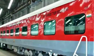 यूपी की पहली ट्रेन जिसमें 15 सितम्बर से लगेंगे दो इकोनाॅमी एसी कोच, जल्दी देखिये