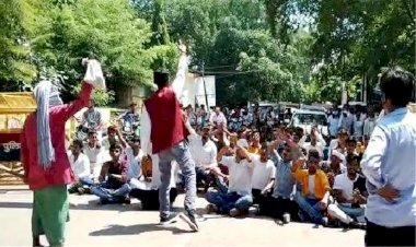 इंटरमीडिएट के सैकड़ों प्रमोटेड छात्रों ने अंक पत्रों में गड़बड़ी को लेकर लगाया जाम