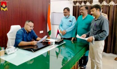 छात्र-छात्राओं द्वारा दोपहिया वाहनों के इस्तेमाल पर रोक लगाने की मांग